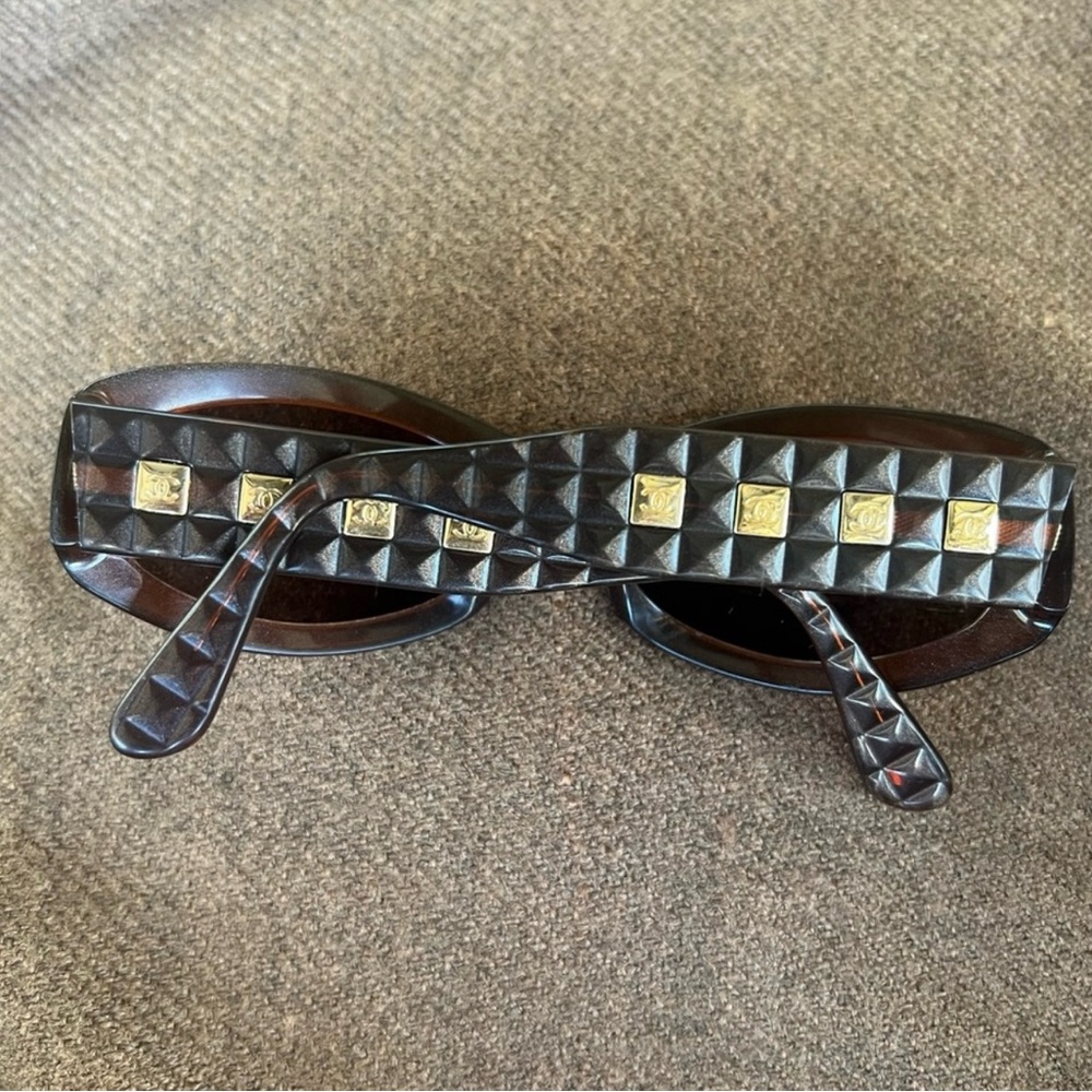 Auth Classic CHANEL Brown Sunglasses Pre-Own - Picture 3 of 10
